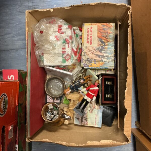 Mixed box lot with Brooke Bond picture cards, Lego bricks and vintage collectables