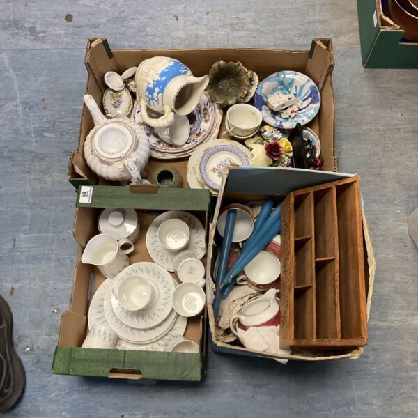 Mixed china lot featuring a Wedgwood jug and various vintage pieces.