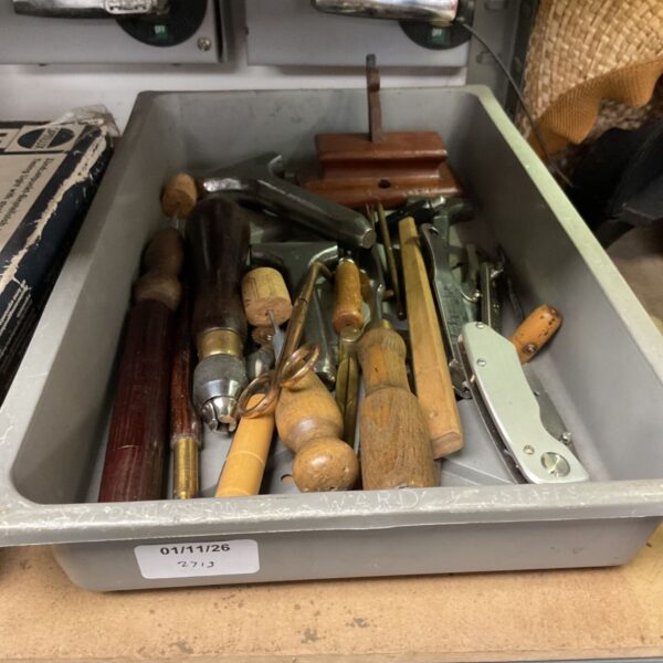 Tray of mixed hand tools with wooden handles and brass fittings
