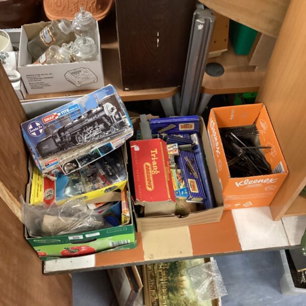 Vintage model train collection including Triang and Hornby items.