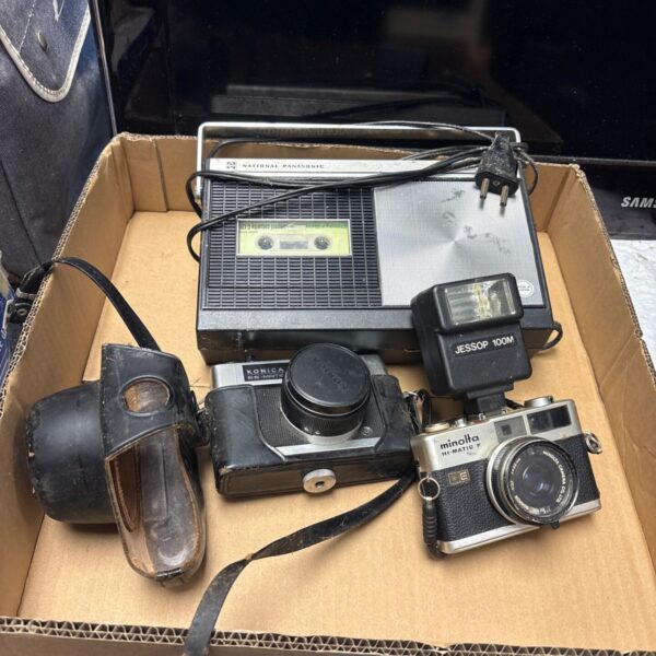 Vintage National Panasonic cassette recorder and Minolta cameras lot.