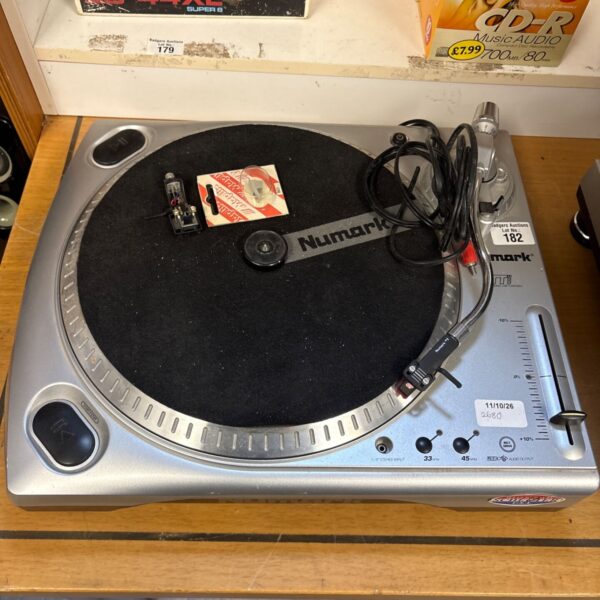 Numark TTUSB professional USB turntable for vinyl records.