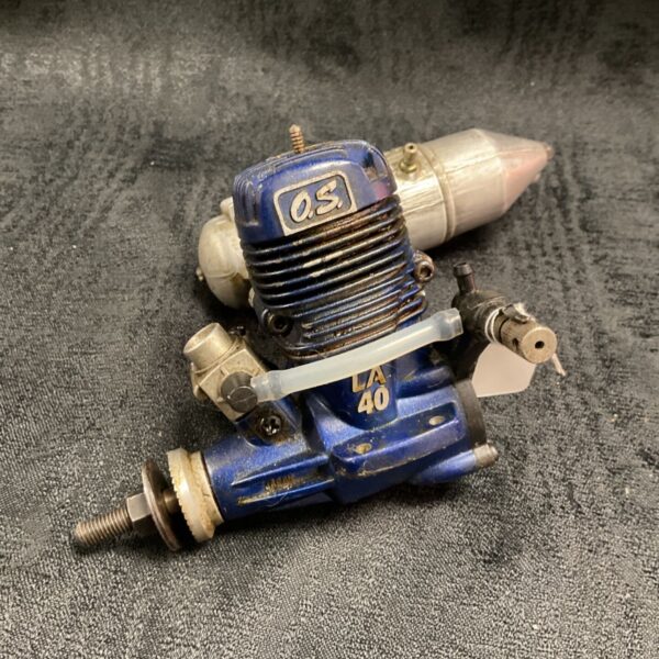 O.S. LA40 glow plug engine with silencer, blue crankcase and finned cylinder
