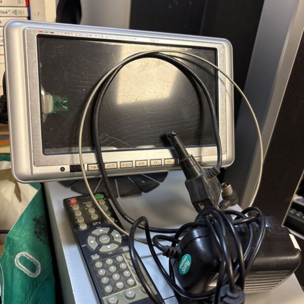 Silver portable TFT colour DVB-T monitor with remote control, power adapter and antenna cables