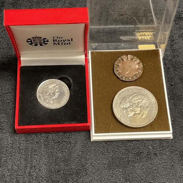 Queen's Diamond Jubilee coin lot with Royal Mint box and Royal Wedding crown