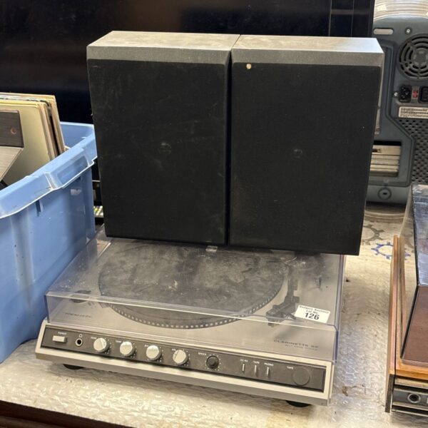 Vintage Realistic Clarinette 66 turntable system with speakers.