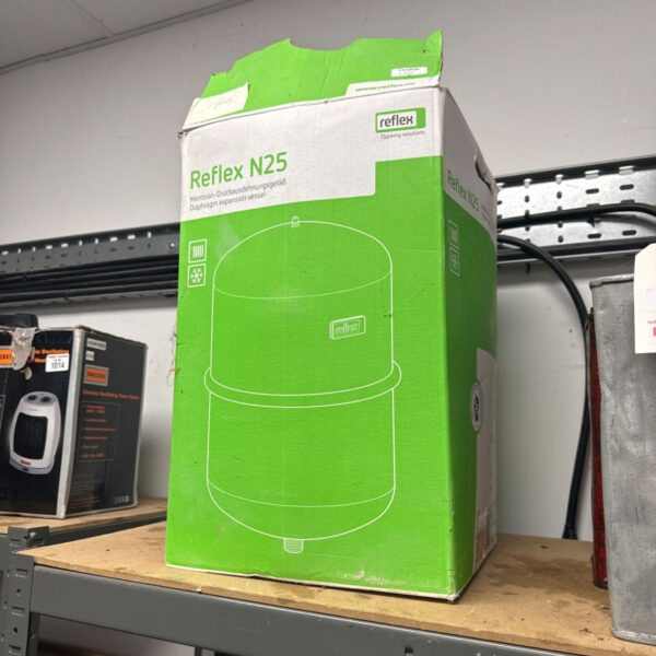 Reflex N25 expansion vessel in original packaging, side view.