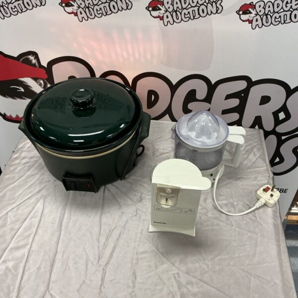 Russell Hobbs slow cooker, Braun juicer and Rowenta tin opener kitchen lot