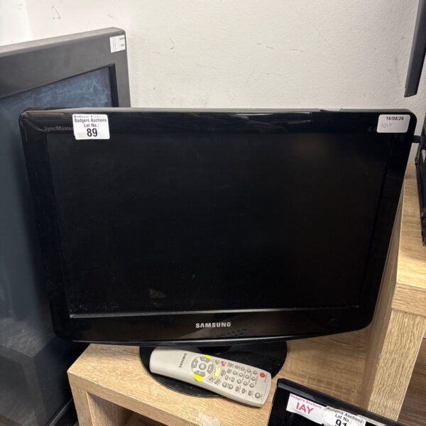 Vintage Samsung 932MW colour display unit for retro computers.