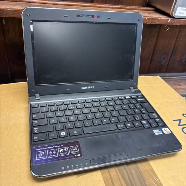 Used Samsung NP-N220 laptop notebook for parts or collection.