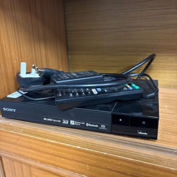 Sony BDP-S6700 4K Blu-ray player with remote and power supply