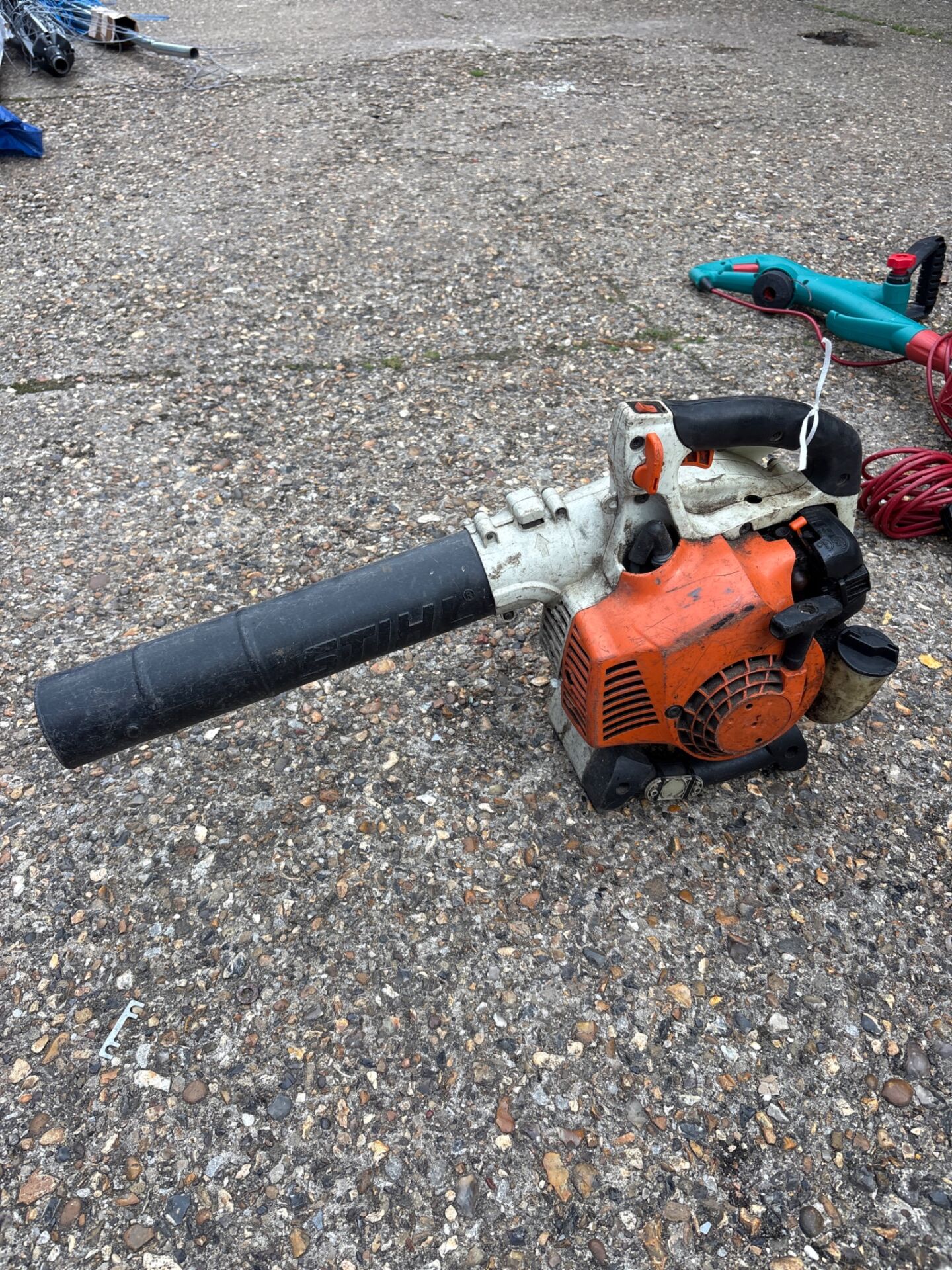1111 STIHL BG 85 Petrol Blower working