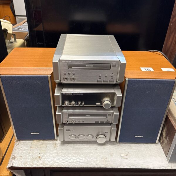 Vintage Technics SC-HD55 stacked mini stereo system with wood speakers
