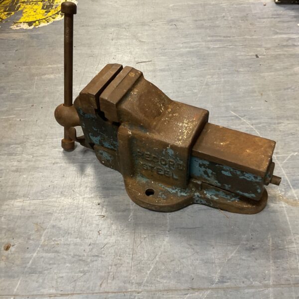 Vintage Record Steel bench vice model 83 with blue paintwork and tommy bar