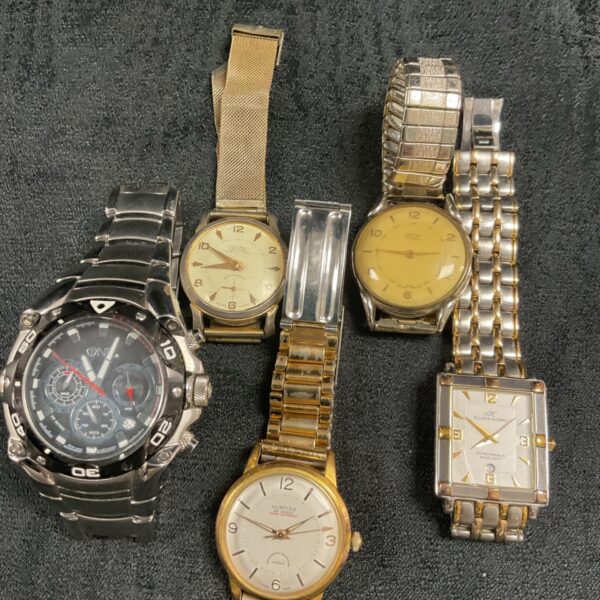 Lot of five vintage wristwatches including Curtis, Mentor and Formo.