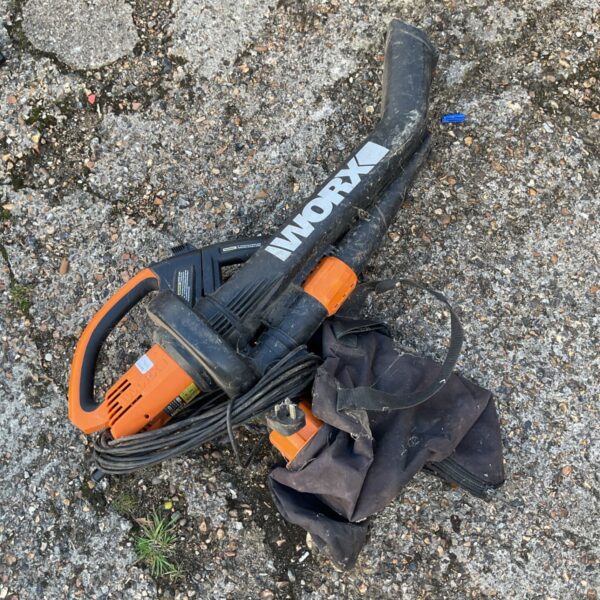 WORX WG505E leaf blower vacuum garden tool